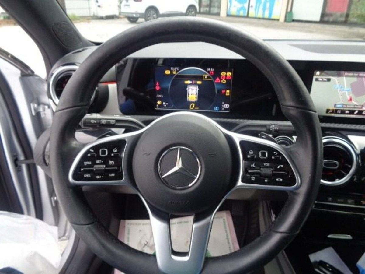 Mercedes-Benz Classe A Sedan 180 d Automatic 4p. Business (9)