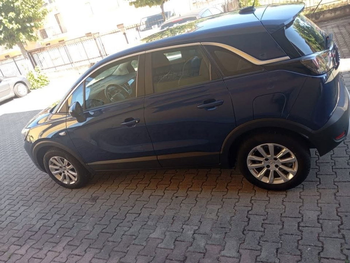 Opel Crossland 1.5 ECOTEC D 120 CV Start&Stop aut. GS Line (4)