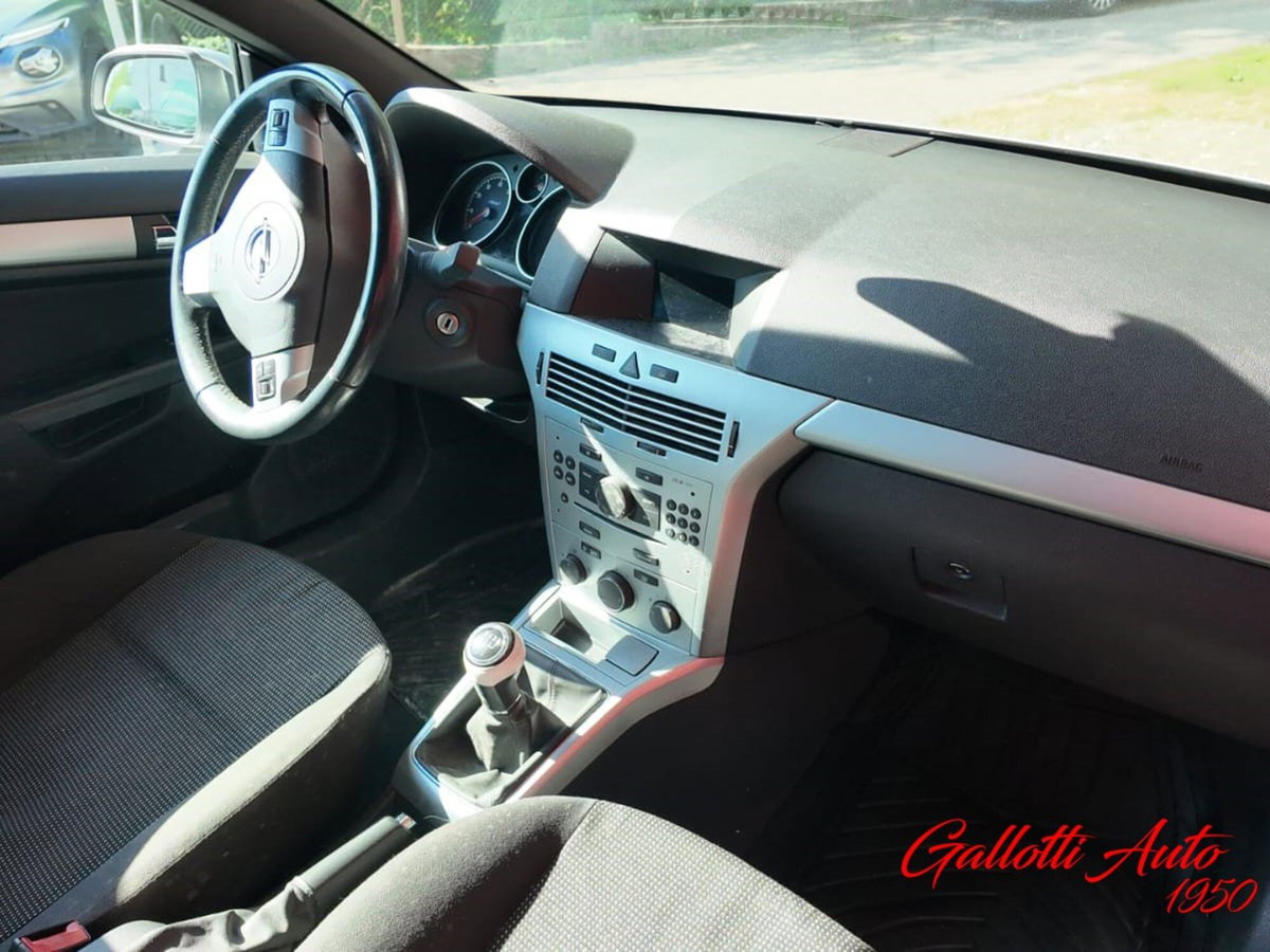 Opel Astra Cabrio TwinTop 1.6 16V VVT Cosmo (11)