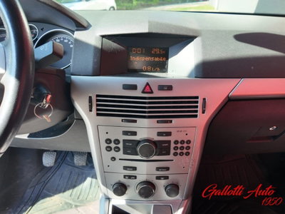 Opel Astra Cabrio TwinTop 1.6 16V VVT Cosmo (12)