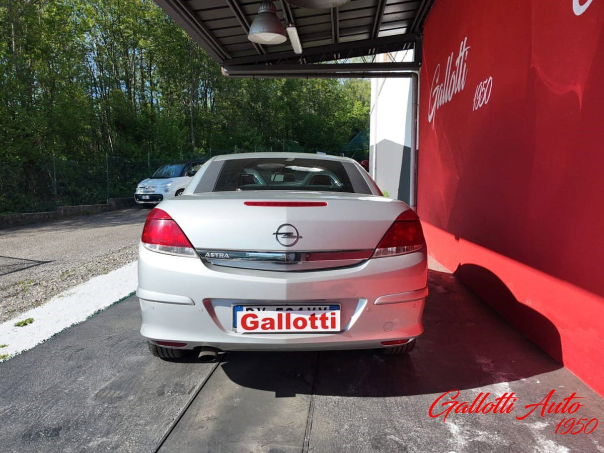 Opel Astra Cabrio TwinTop 1.6 16V VVT Cosmo (5)