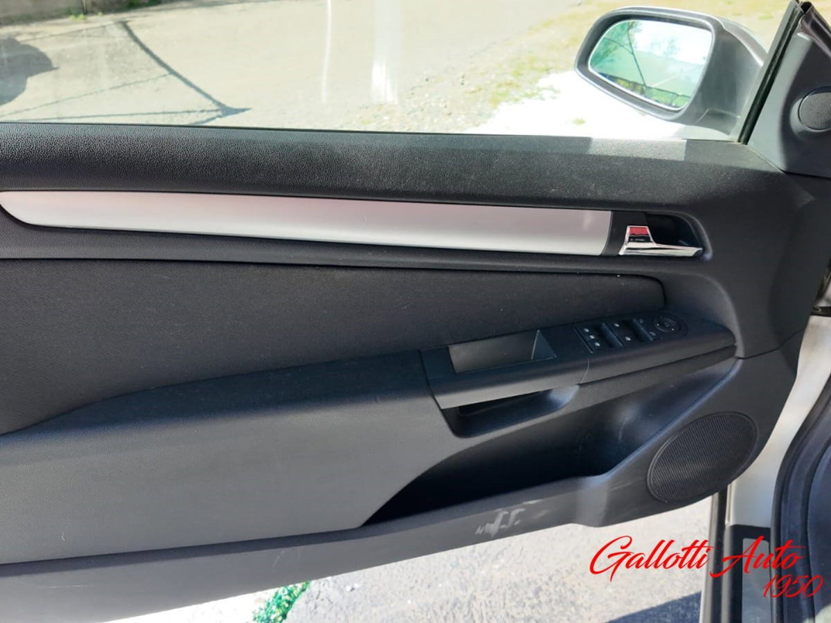 Opel Astra Cabrio TwinTop 1.6 16V VVT Cosmo (8)