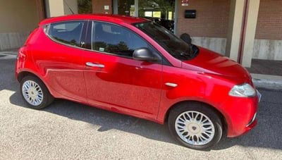 Lancia Ypsilon 1.3 MJT 16V 95 CV 5 porte S&S Silver usata