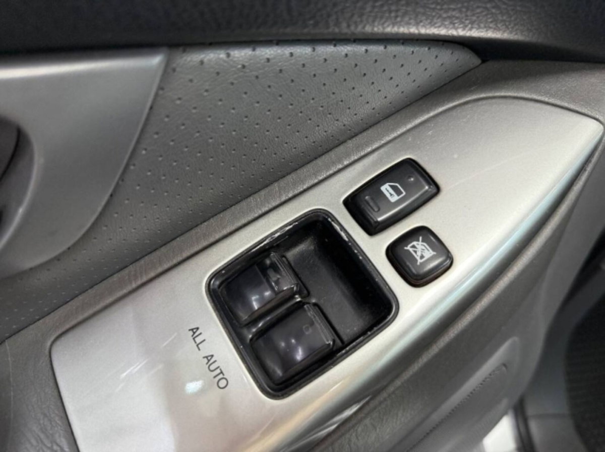 Toyota Land Cruiser D-4D 16V cat 3 porte (13)