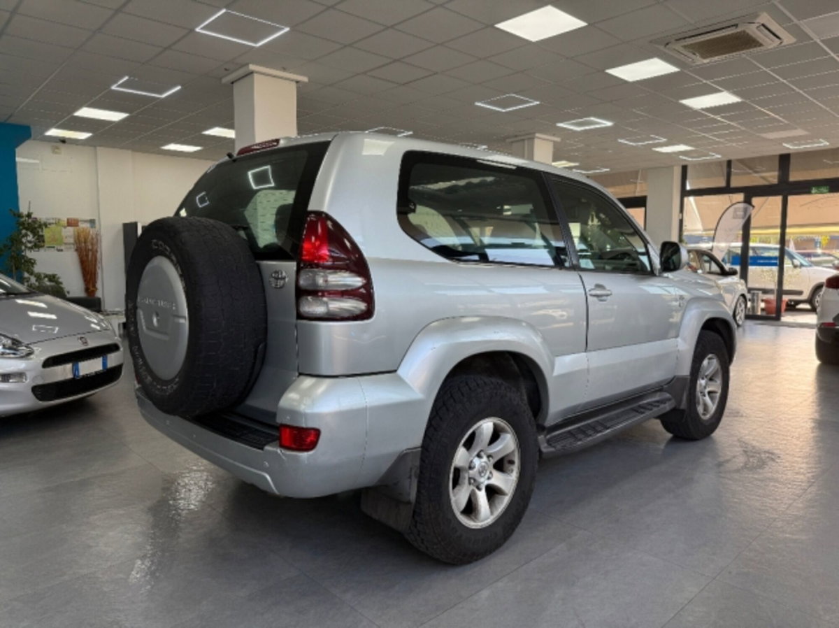 Toyota Land Cruiser D-4D 16V cat 3 porte (6)