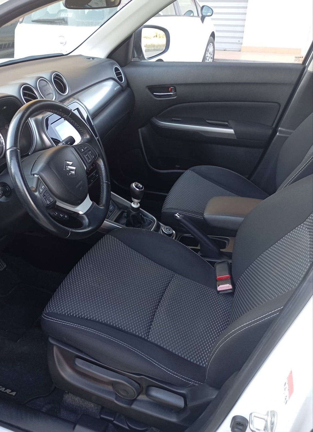 Suzuki Vitara 1.4 Hybrid 4WD AllGrip Easy Cool (13)