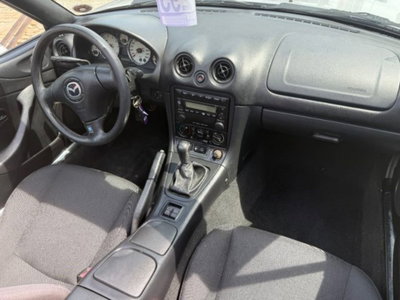 Mazda MX-5 1.6i 16V cat (11)