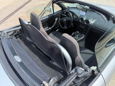 Mazda MX-5 1.6i 16V cat (15)