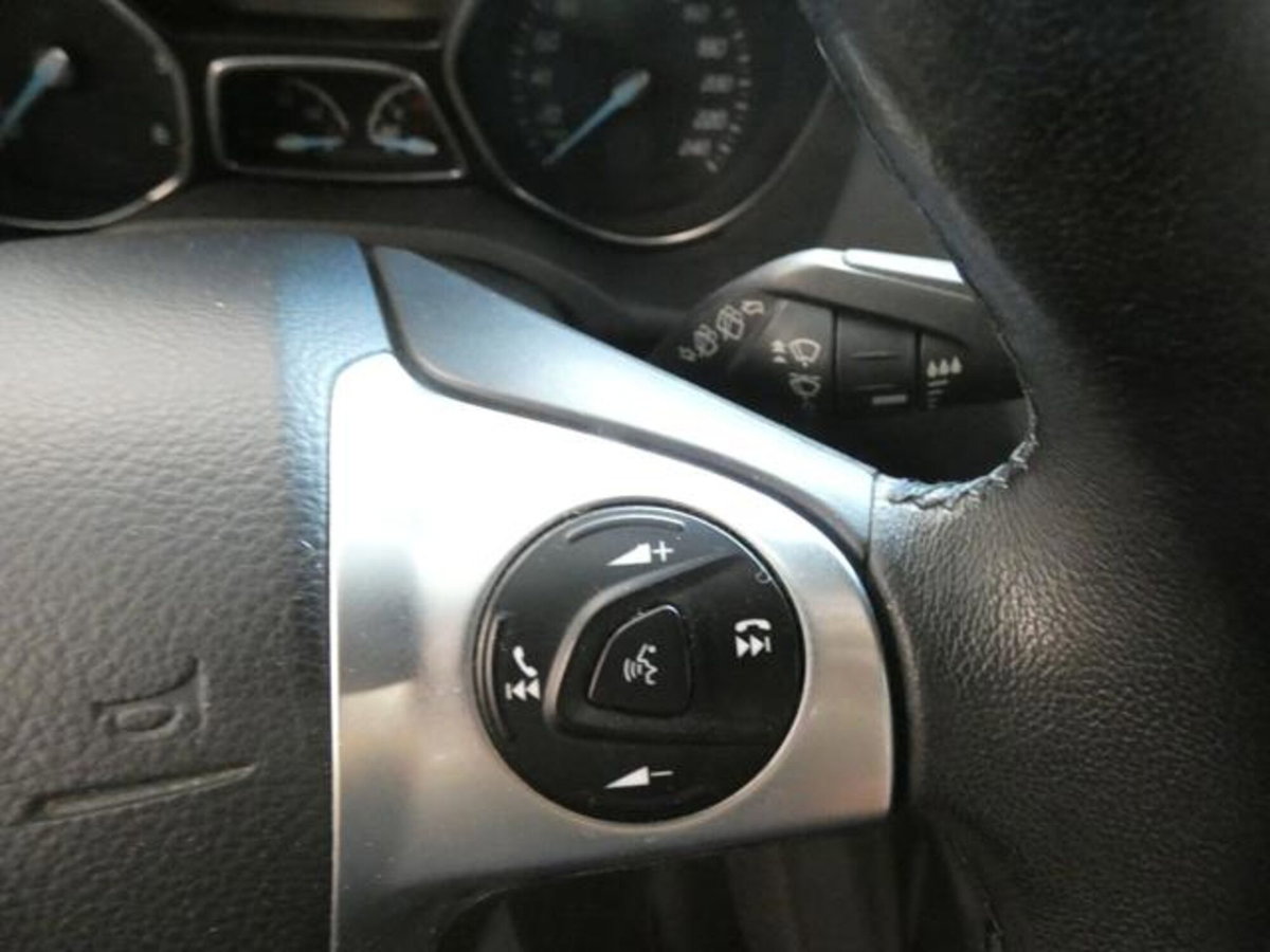 Ford Kuga 2.0 TDCI 150 CV S&S 4WD Titanium X (12)