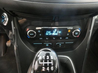 Ford Kuga 2.0 TDCI 150 CV S&S 4WD Titanium X (15)