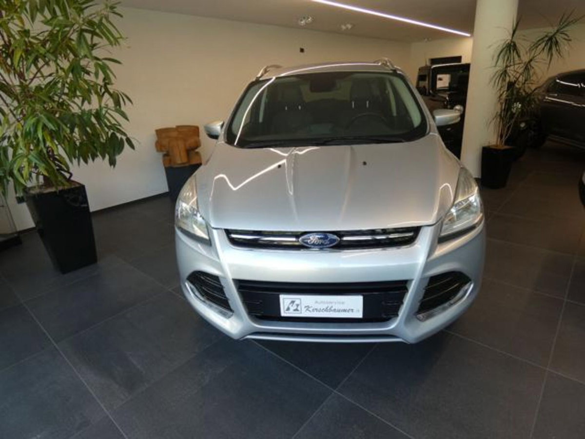 Ford Kuga 2.0 TDCI 150 CV S&S 4WD Titanium X (3)