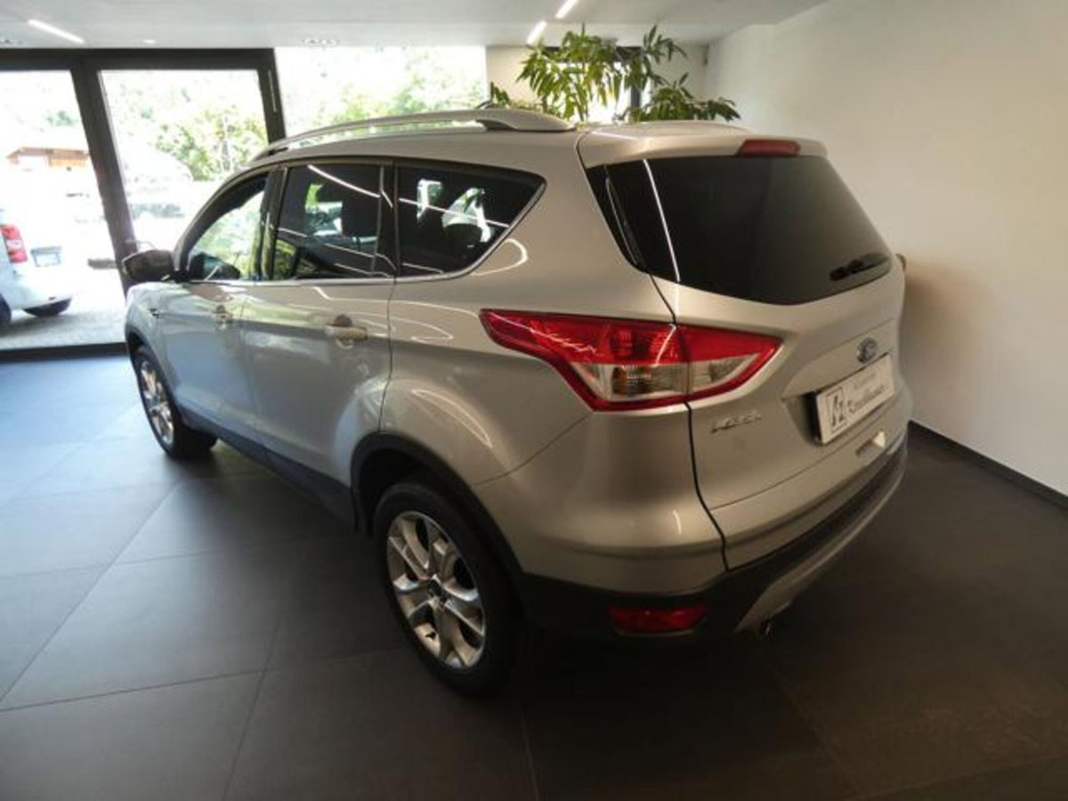 Ford Kuga 2.0 TDCI 150 CV S&S 4WD Titanium X (4)