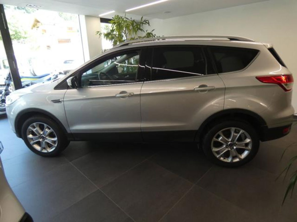 Ford Kuga 2.0 TDCI 150 CV S&S 4WD Titanium X (7)