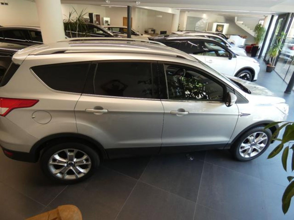 Ford Kuga 2.0 TDCI 150 CV S&S 4WD Titanium X (8)