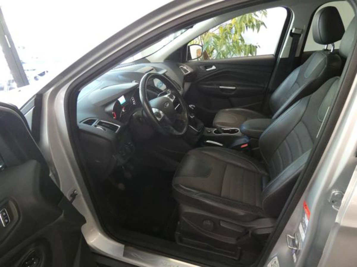 Ford Kuga 2.0 TDCI 150 CV S&S 4WD Titanium X (9)