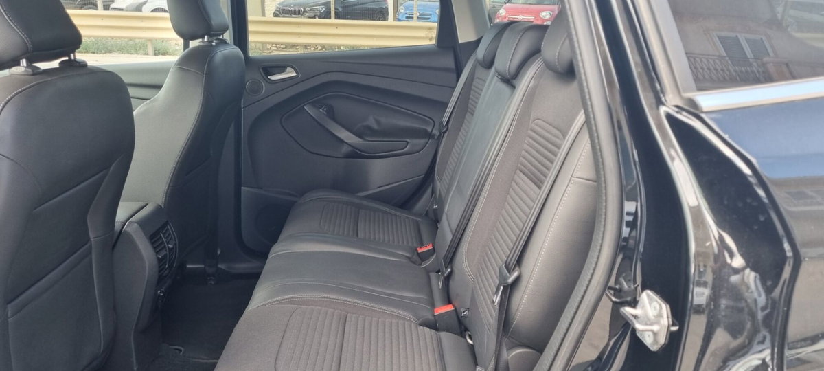 Ford Kuga 1.5 TDCI 120 CV S&S 2WD Titanium (4)