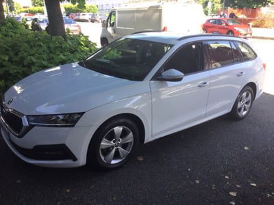 Skoda Octavia Station Wagon 2.0 TDI EVO SCR DSG Wagon Executive usata