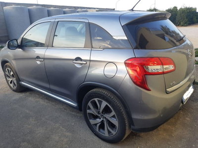 Citroen C4 Aircross HDi 115 S&S 4WD Exclusive (3)