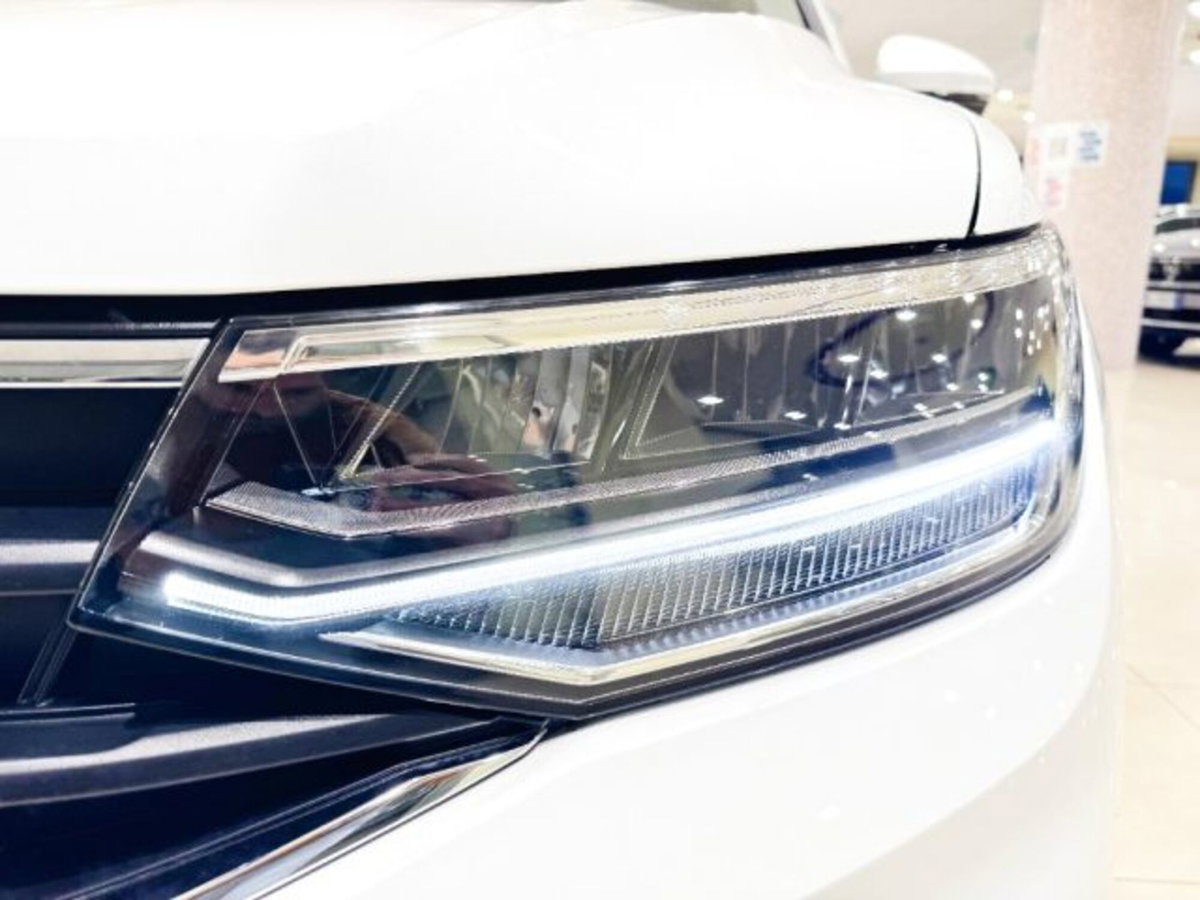 Volkswagen Tiguan 2.0 TDI 150 CV SCR DSG 4MOTION Life (11)