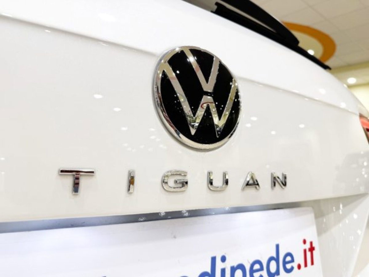 Volkswagen Tiguan 2.0 TDI 150 CV SCR DSG 4MOTION Life (14)