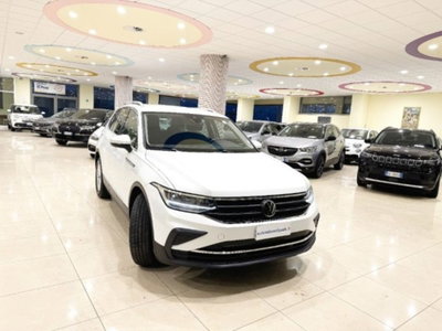 Volkswagen Tiguan 2.0 TDI 150 CV SCR DSG 4MOTION Life (3)