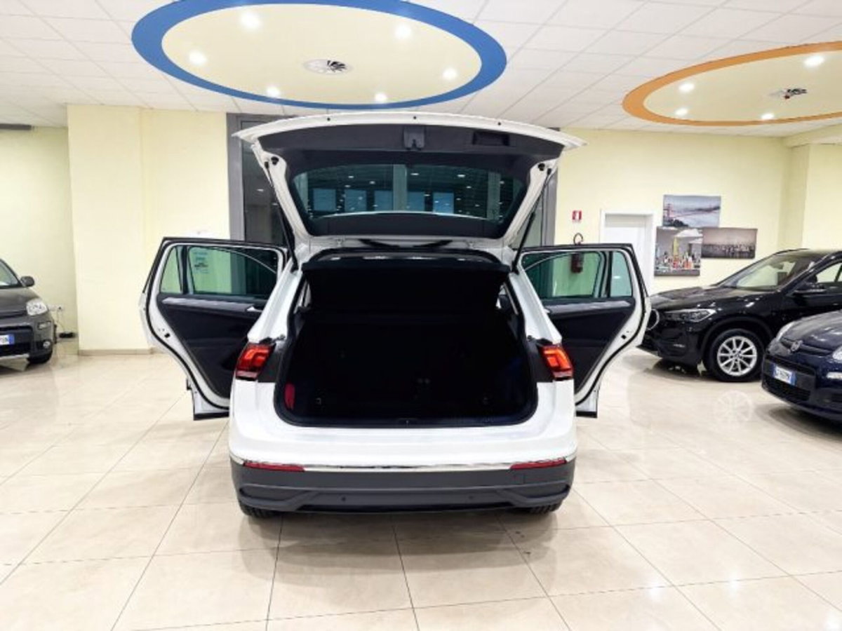 Volkswagen Tiguan 2.0 TDI 150 CV SCR DSG 4MOTION Life (8)