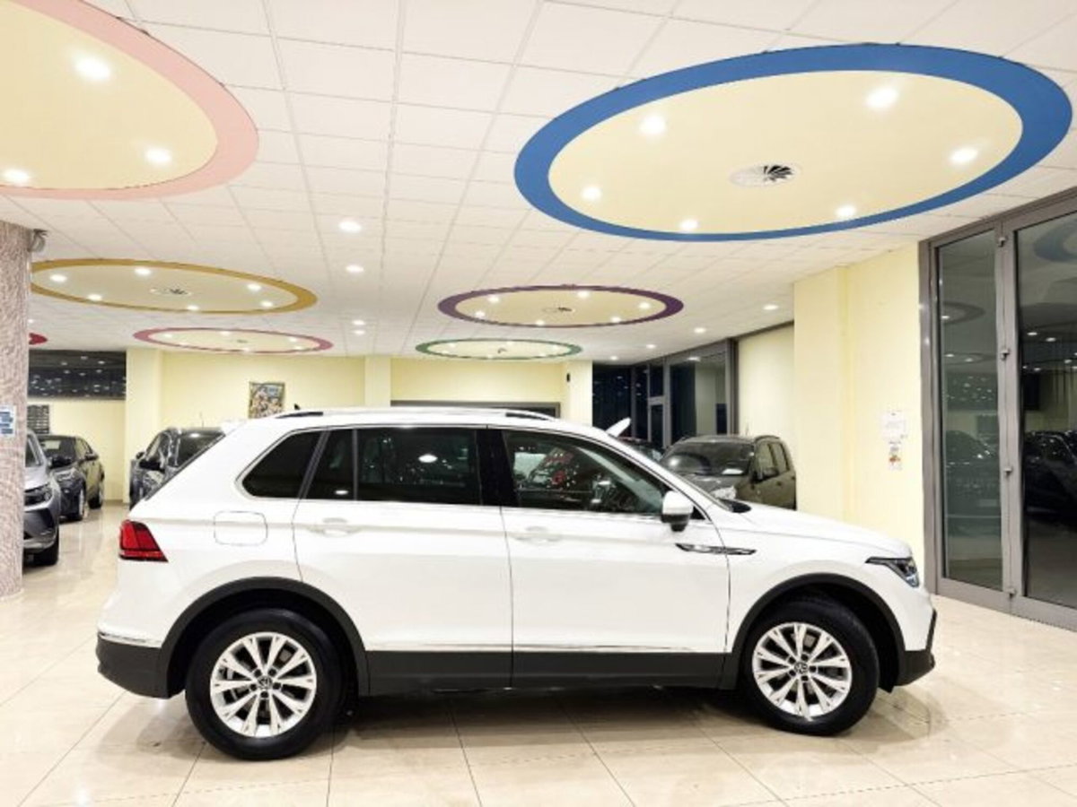 Volkswagen Tiguan 2.0 TDI 150 CV SCR DSG 4MOTION Life (9)