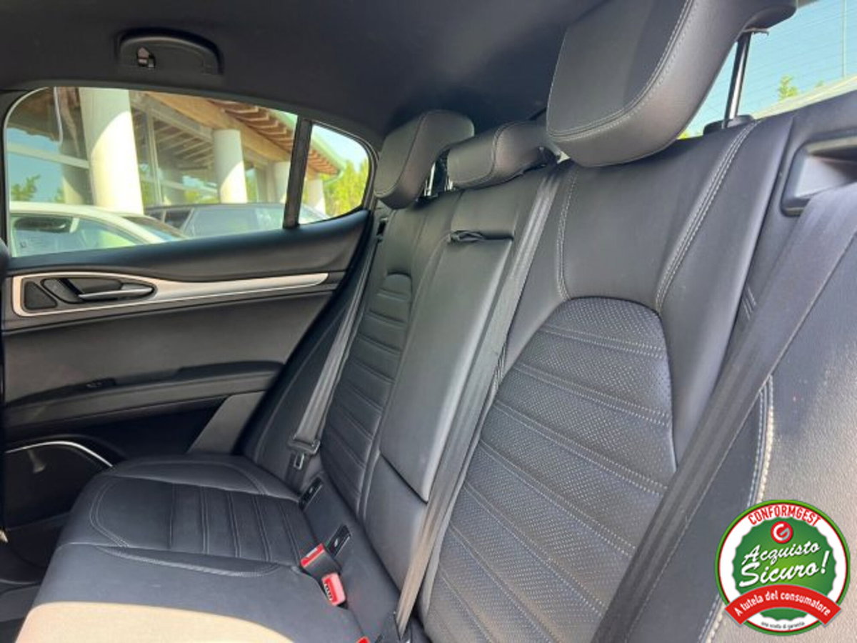Alfa Romeo Stelvio Stelvio 2.2 Turbodiesel 210 CV AT8 Q4 Veloce (9)