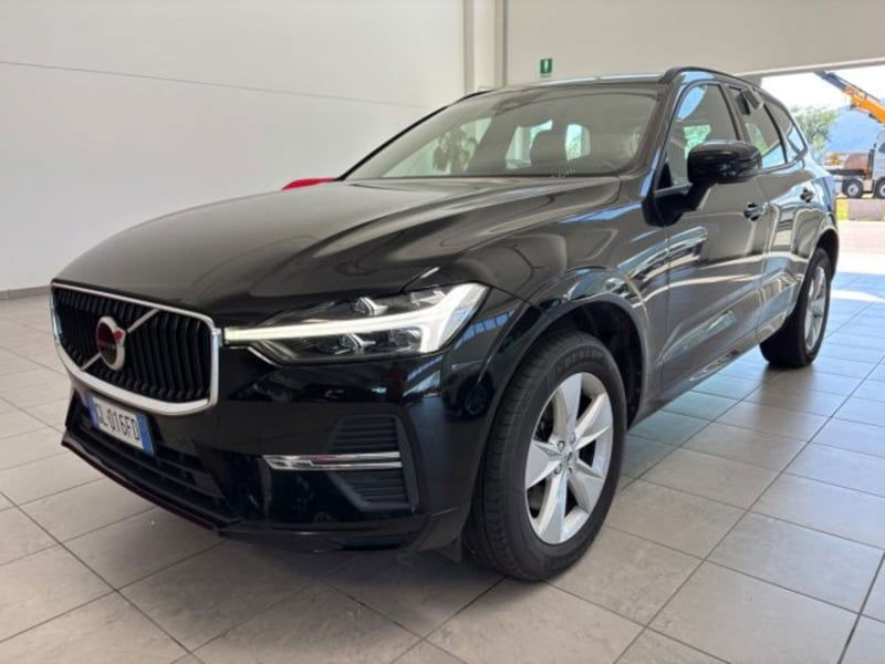 Volvo XC60 B4 (d) AWD automatico Essential N1