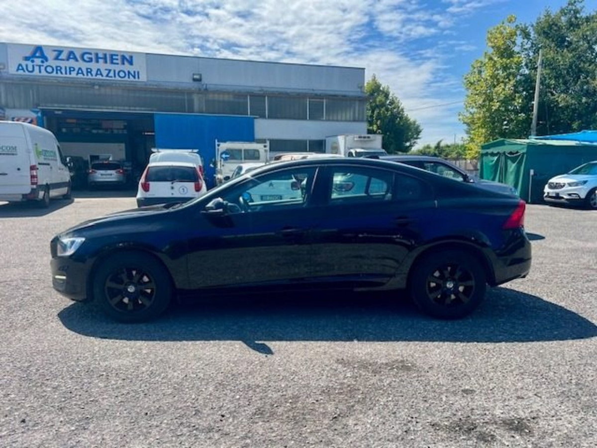 Volvo S60 D2 (5)