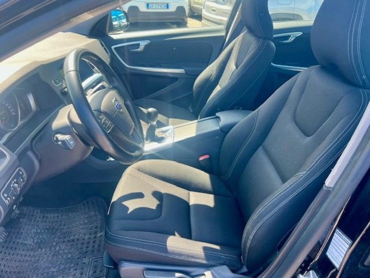 Volvo S60 D2 (8)