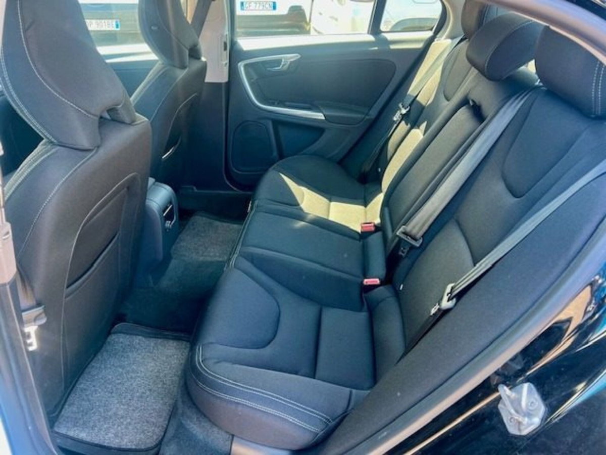 Volvo S60 D2 (9)
