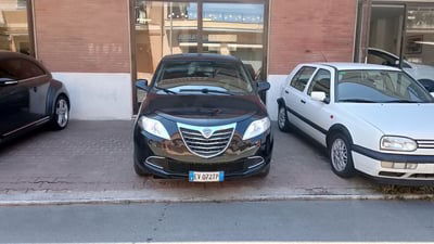 Lancia Ypsilon 1.2 69 CV 5 porte GPL Ecochic Silver usata