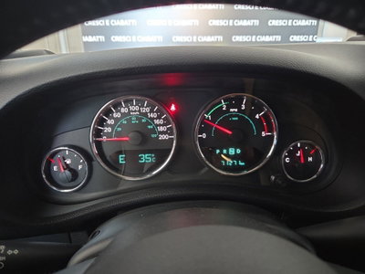 Jeep Wrangler Unlimited 2.8 CRD DPF Sahara Auto (12)