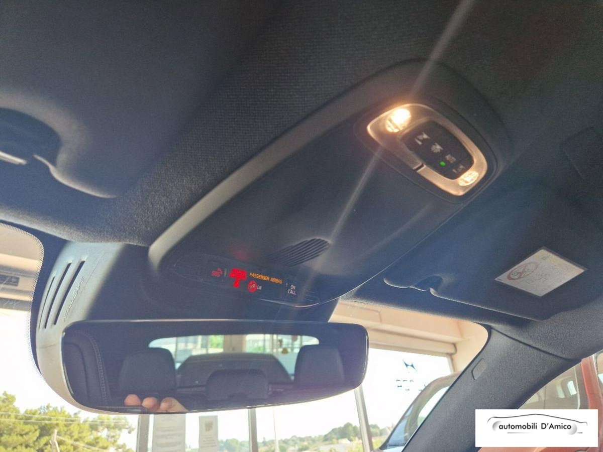 Volvo XC40 D4 AWD Geartronic R-design (11)