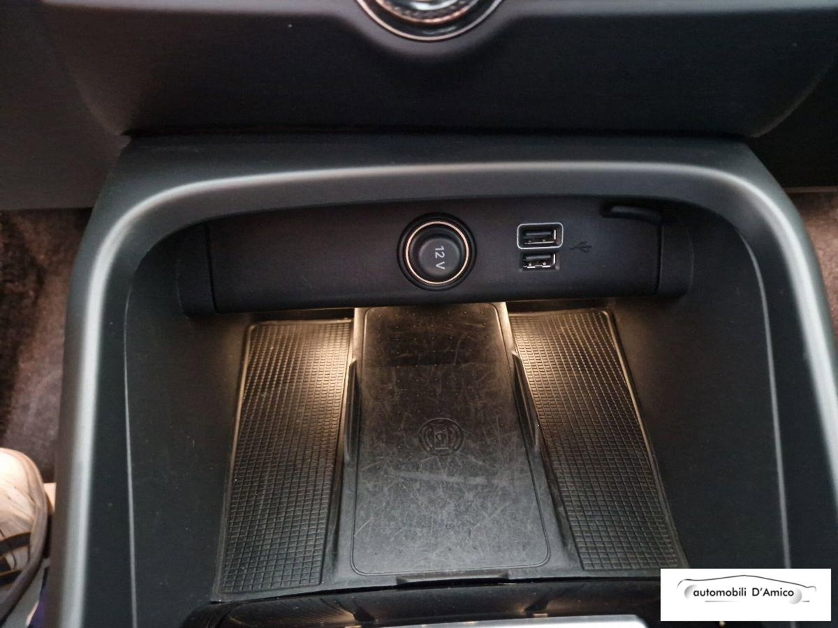 Volvo XC40 D4 AWD Geartronic R-design (12)