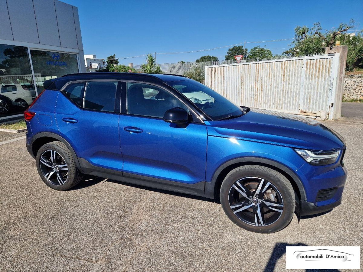 Volvo XC40 D4 AWD Geartronic R-design (2)