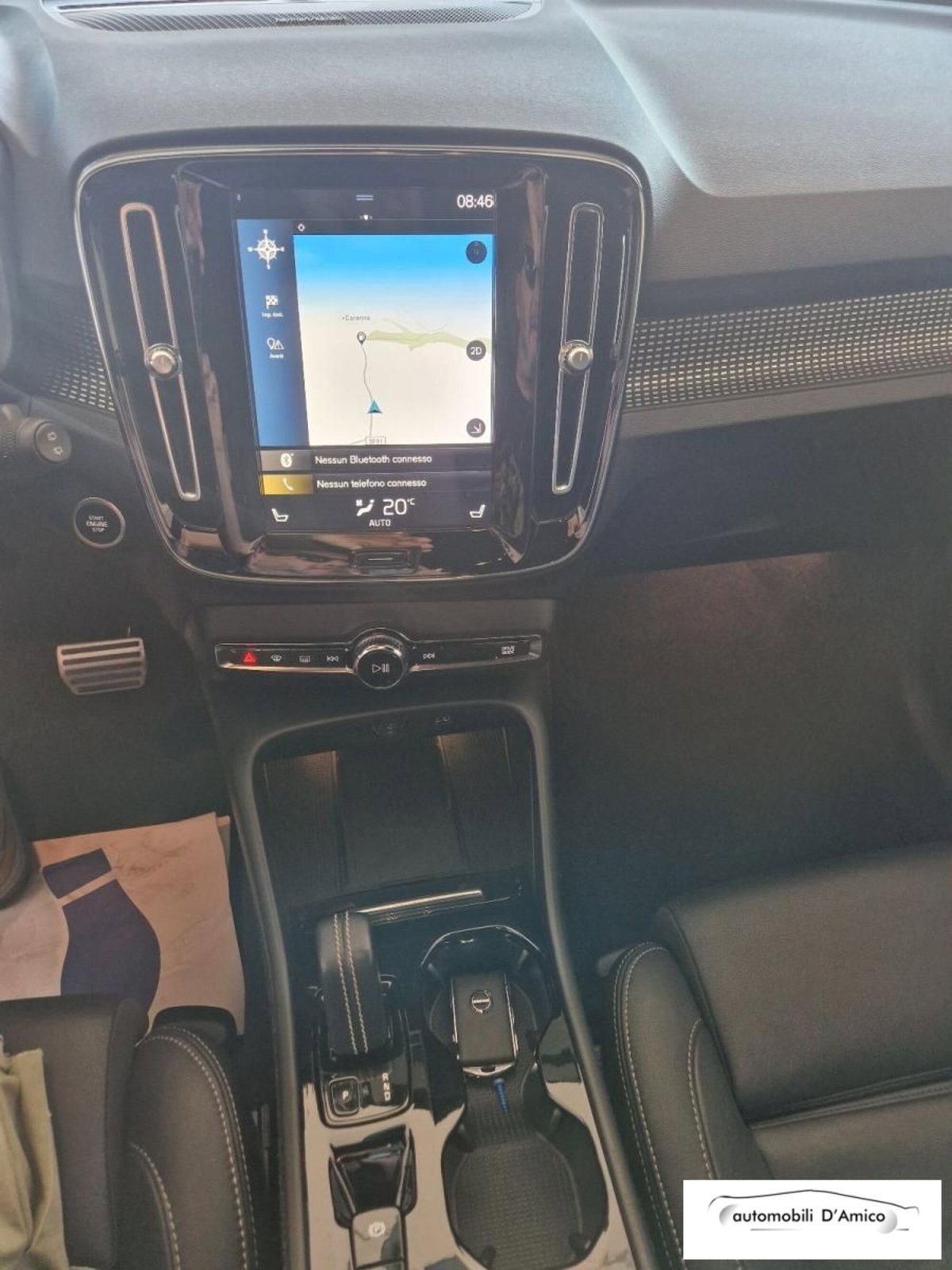 Volvo XC40 D4 AWD Geartronic R-design (8)