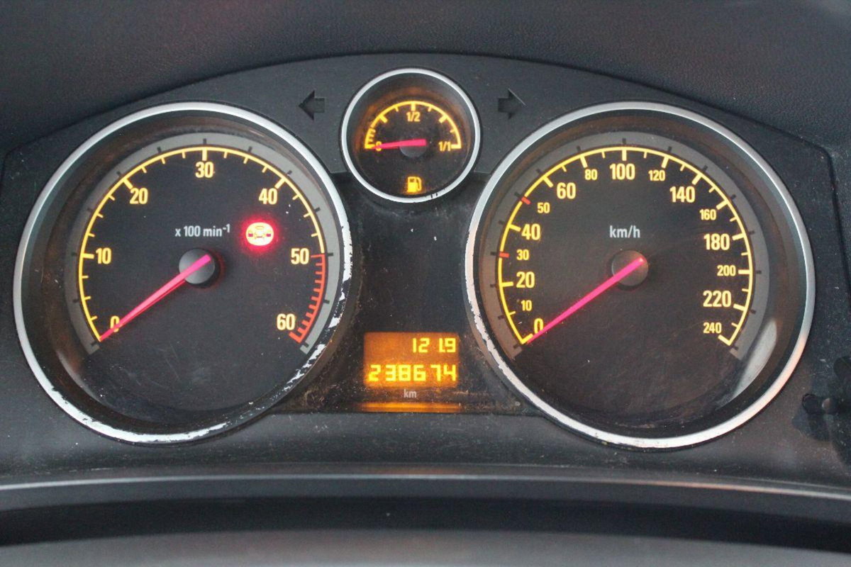 Opel Zafira 1.9 CDTI 120CV Enjoy (9)