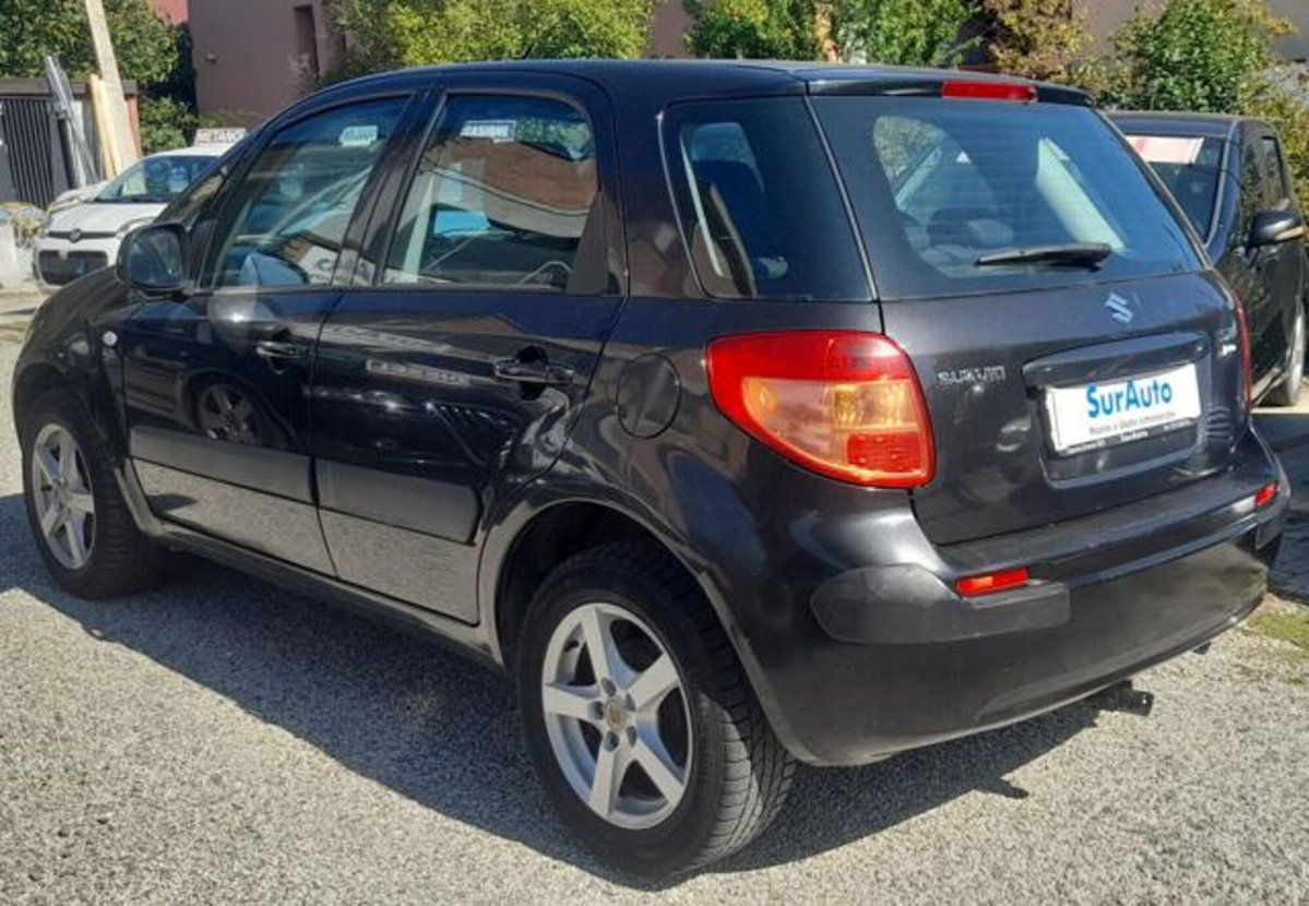 Suzuki SX4 DDiS 16V Urban Line (5)