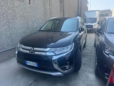 Mitsubishi Outlander 2.2 DI-D 4WD Instyle Plus SDA 7 posti usata