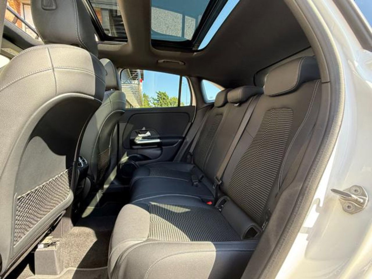 Mercedes-Benz GLA SUV 200 d Business Extra auto (11)