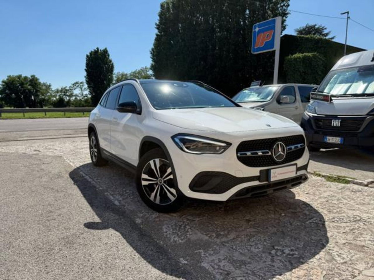 Mercedes-Benz GLA SUV 200 d Business Extra auto (2)