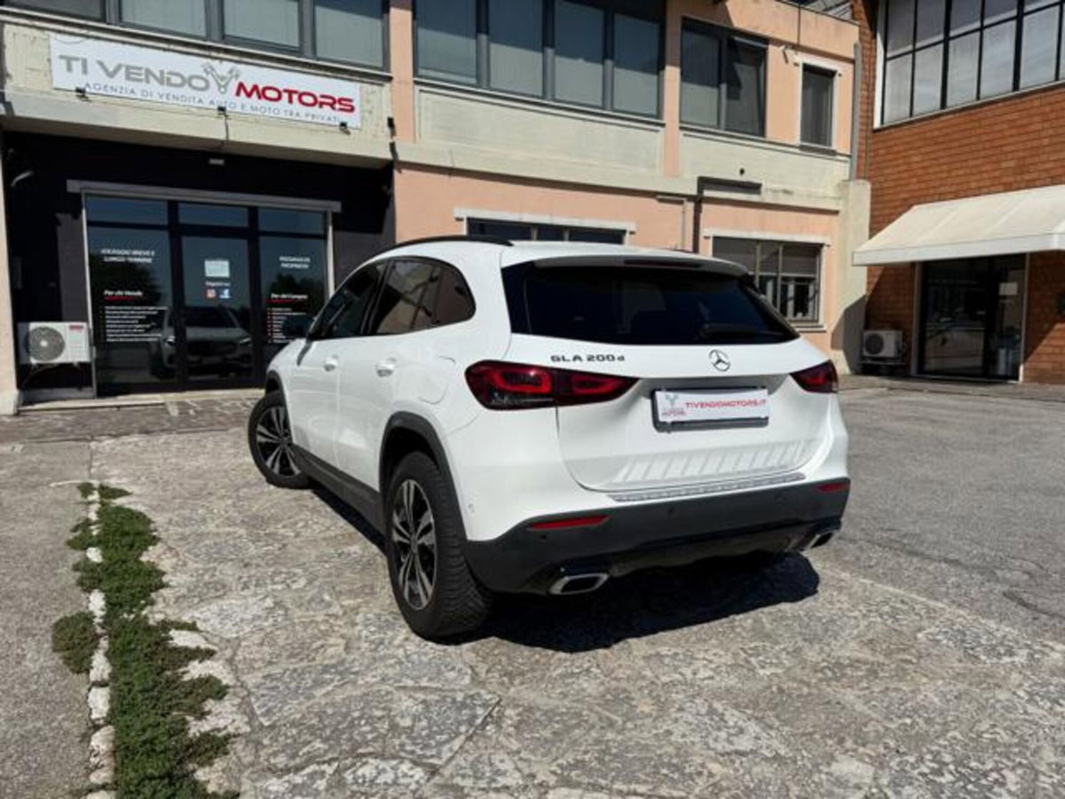 Mercedes-Benz GLA SUV 200 d Business Extra auto (3)