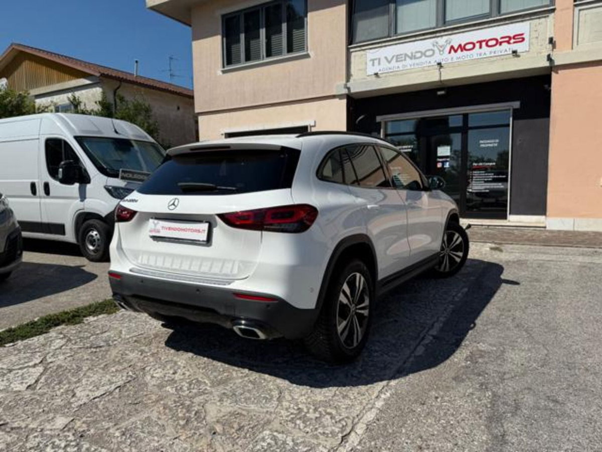 Mercedes-Benz GLA SUV 200 d Business Extra auto (4)
