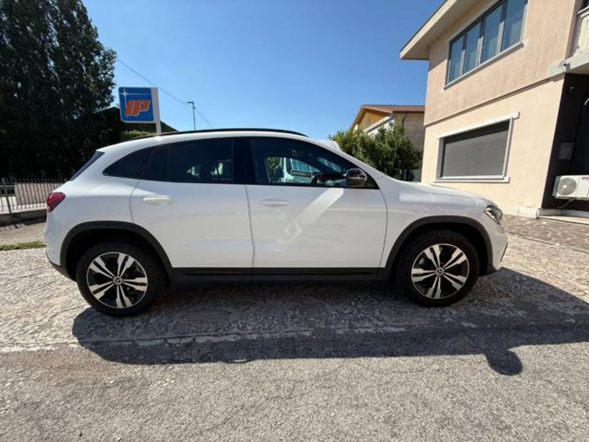 Mercedes-Benz GLA SUV 200 d Business Extra auto (7)