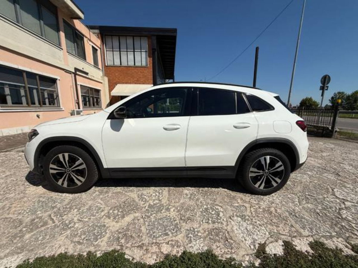 Mercedes-Benz GLA SUV 200 d Business Extra auto (8)