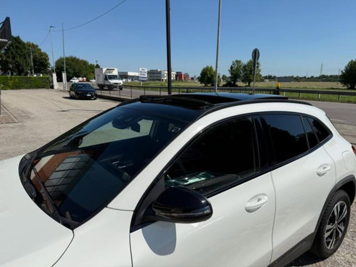 Mercedes-Benz GLA SUV 200 d Business Extra auto (9)