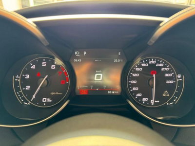 Alfa Romeo Giulia 2.9 T V6 Quadrifoglio (10)