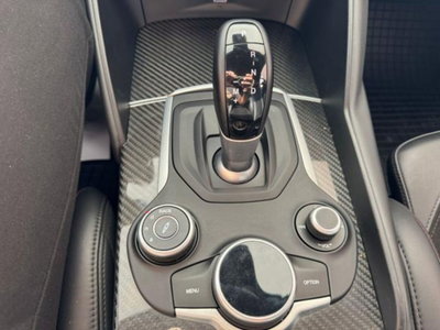 Alfa Romeo Giulia 2.9 T V6 Quadrifoglio (11)